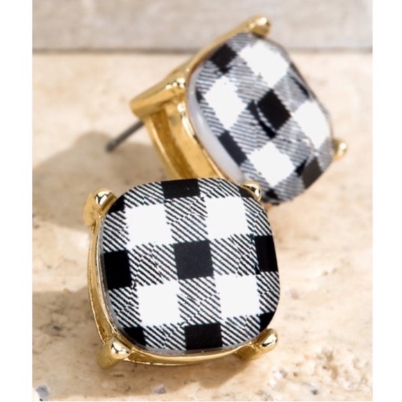 ✌🏼 #1261 Modern Black And White Checkered Plaid Earrings - Picture 14 of 15